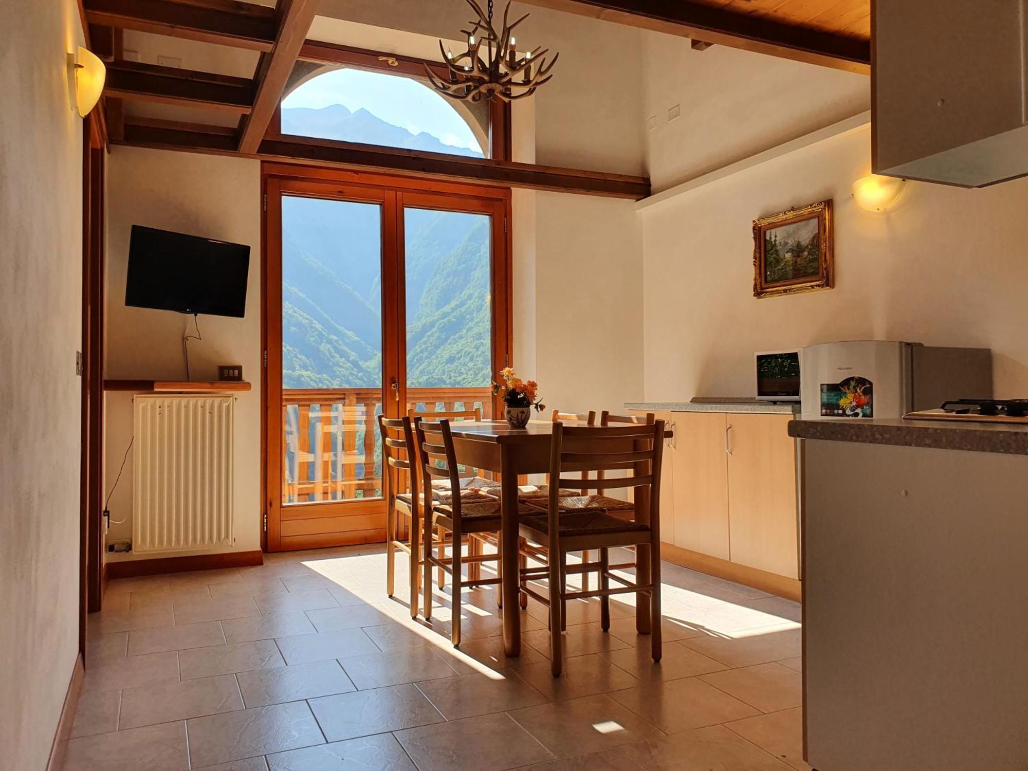 Villa Paradiso Parolari 蒂诺 外观 照片